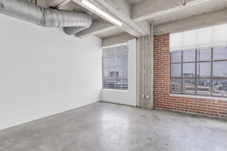 1013 S Los Angeles St, Los Angeles, CA for lease - Interior Photo - Image 3 of 43