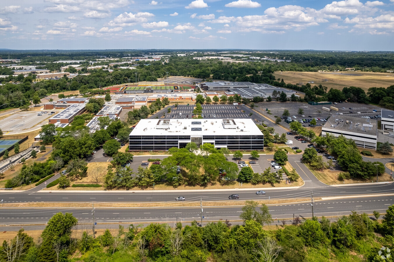 371 Hoes Ln, Piscataway, NJ 08854 371 Hoes Lane