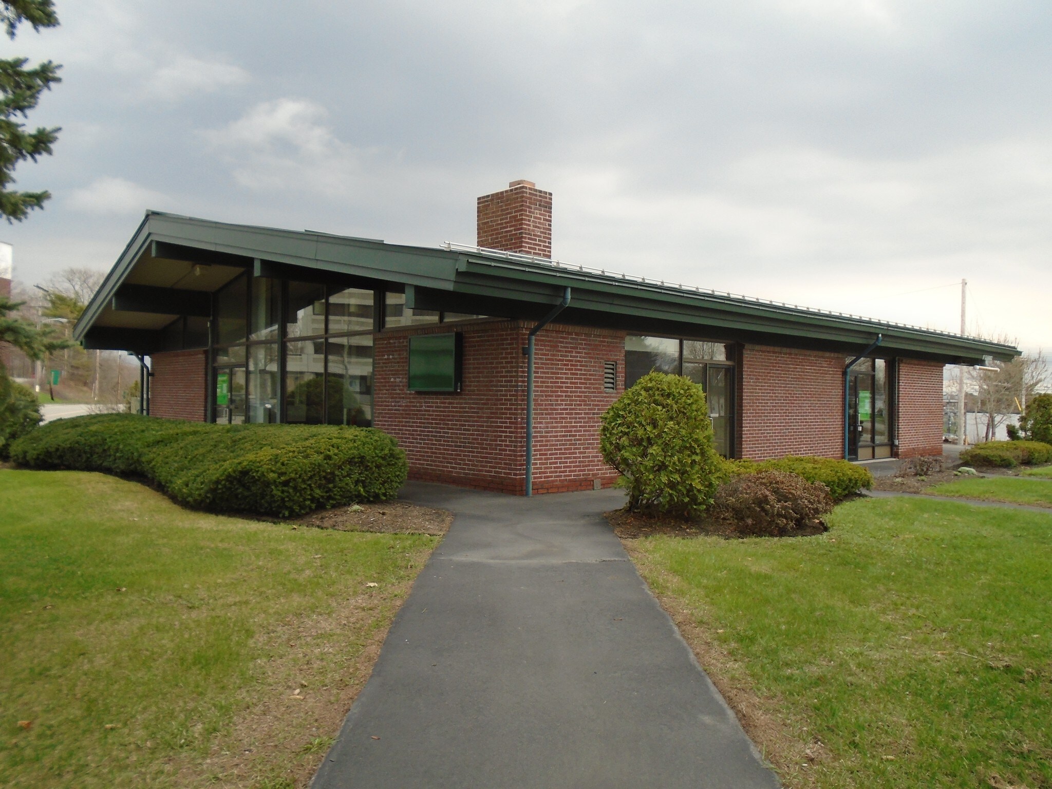138 Main St, Pittsfield, ME for sale Primary Photo- Image 1 of 1