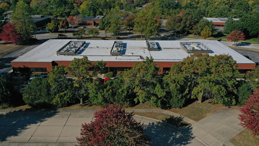 2004 Fox Dr, Champaign, IL for sale - Building Photo - Image 3 of 46