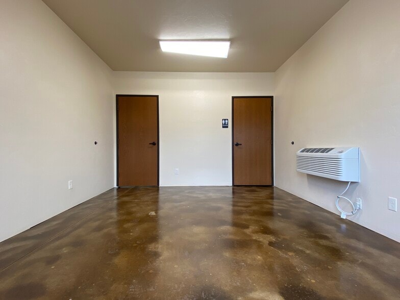 9641 N Council Rd, Oklahoma City, OK for sale - Interior Photo - Image 2 of 7