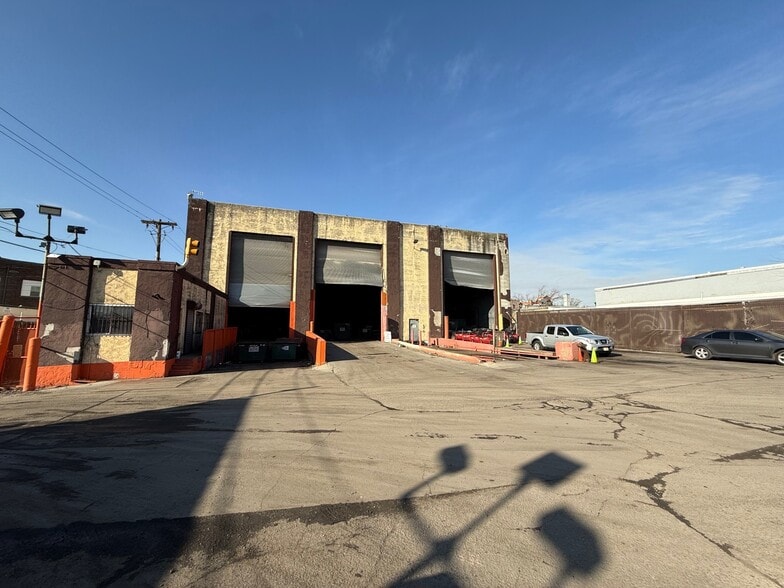 217 Poinier St, Newark, NJ for lease - Building Photo - Image 3 of 8