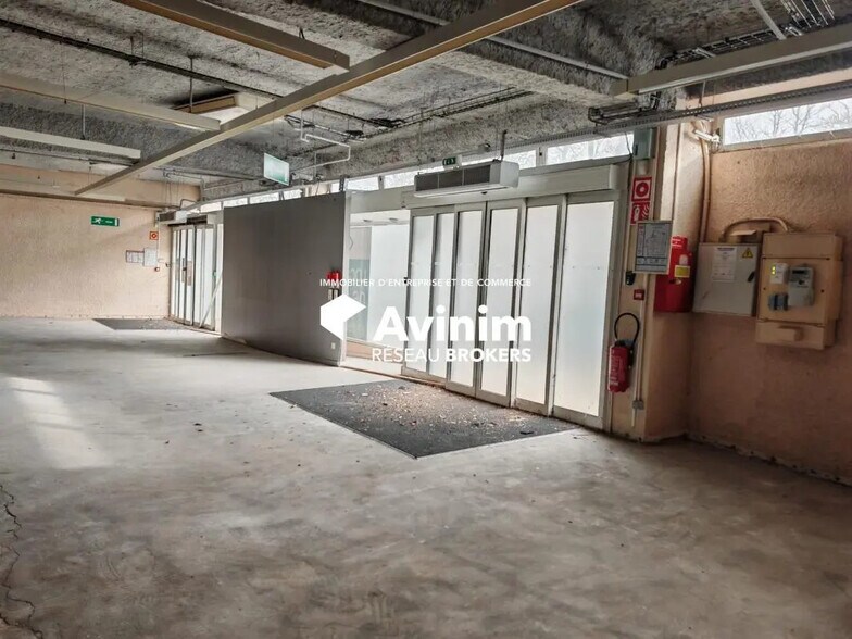 Retail in Parthenay for sale - Interior Photo - Image 2 of 7