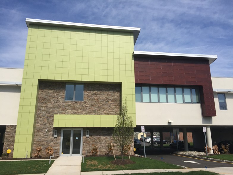 1330 How Ln, North Brunswick, NJ for sale - Building Photo - Image 1 of 1