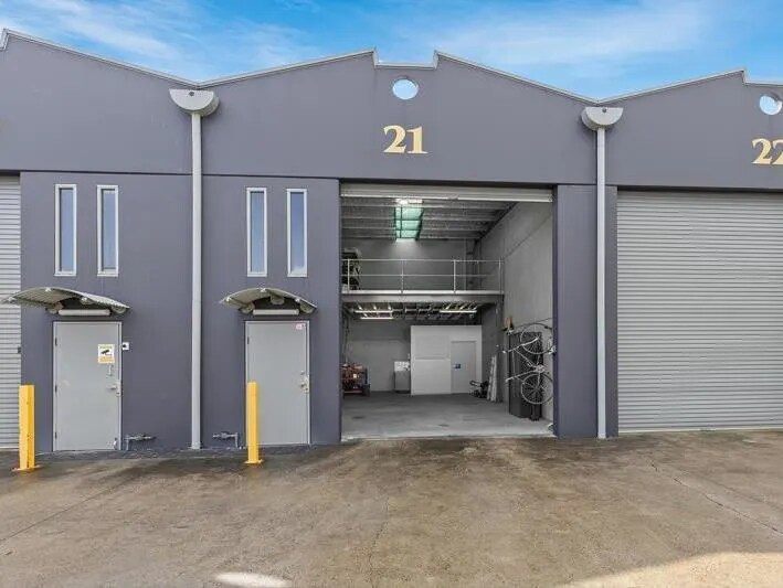 3 Frost Dr, Mayfield West for lease Building Photo- Image 1 of 4