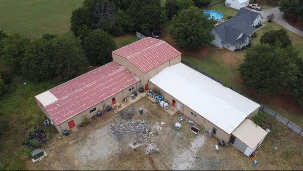 900585 S Sandy Ln, Chandler, OK for sale - Building Photo - Image 2 of 13