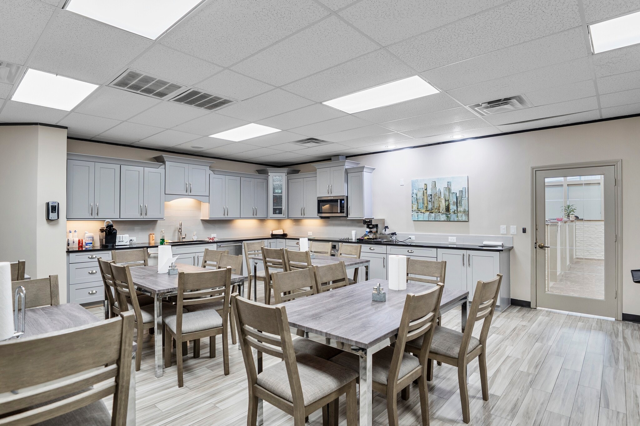 2901 W Sam Houston Pky N, Houston, TX for lease Interior Photo- Image 1 of 6