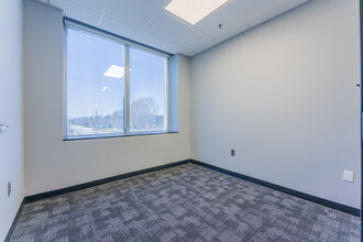 26400 Lahser Rd, Southfield, MI for lease Building Photo- Image 1 of 4