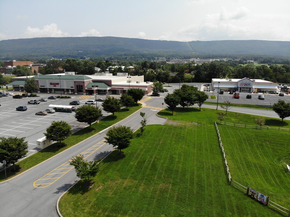 360 S 2nd St, Mcconnellsburg, PA 17233