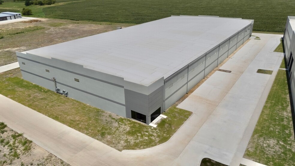 21827 US-79 Hwy, Taylor, TX for sale - Building Photo - Image 2 of 5