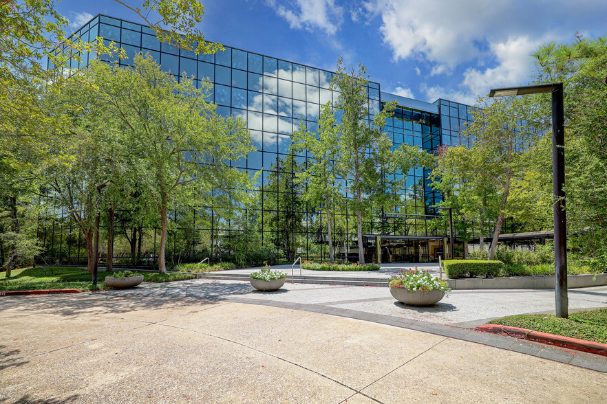 10077 Grogans Mill Rd, The Woodlands, TX for lease - Building Photo - Image 3 of 13