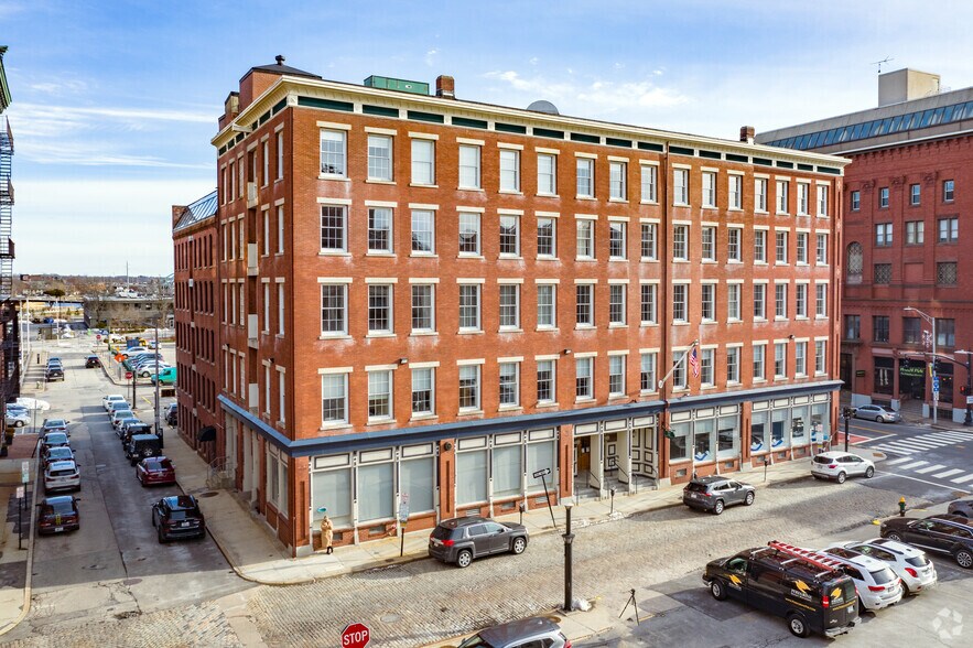 72 Pine St, Providence, RI 02903