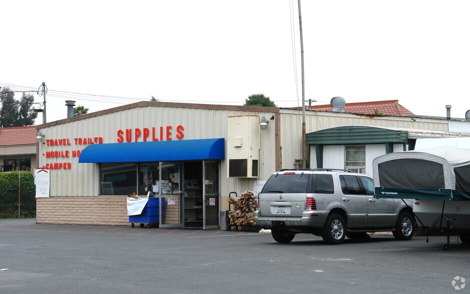 945 W Mission Ave, Escondido, CA for sale - Building Photo - Image 2 of 2