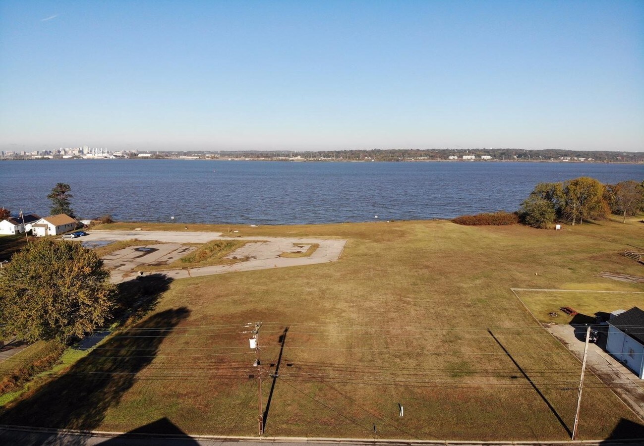 184 Delaware Ave, Carneys Point, NJ 08069