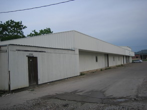 2702 N Main St, Liberty, TX for lease Building Photo- Image 1 of 3