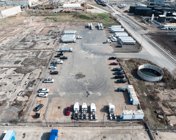 Pier 22 - South Hobson Road - Vacant Land Blvd, Hamilton, ON for lease - Primary Photo - Image 1 of 6