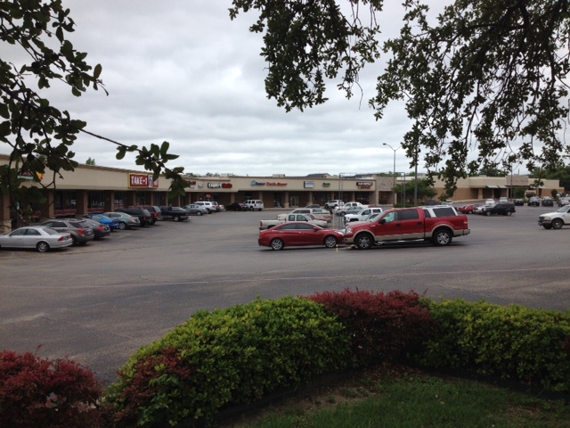 2100 N Main St, Belton, TX for lease - Building Photo - Image 1 of 16