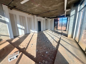 1184 Hank Aaron Dr SE, Atlanta, GA for lease Interior Photo- Image 1 of 11