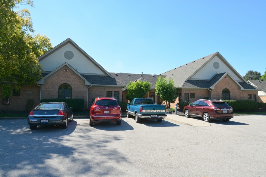 5975 Kentshire Dr, Kettering, OH for lease - Primary Photo - Image 1 of 15