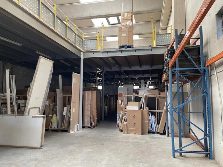 Industrial in Le Muy for lease - Interior Photo - Image 2 of 11