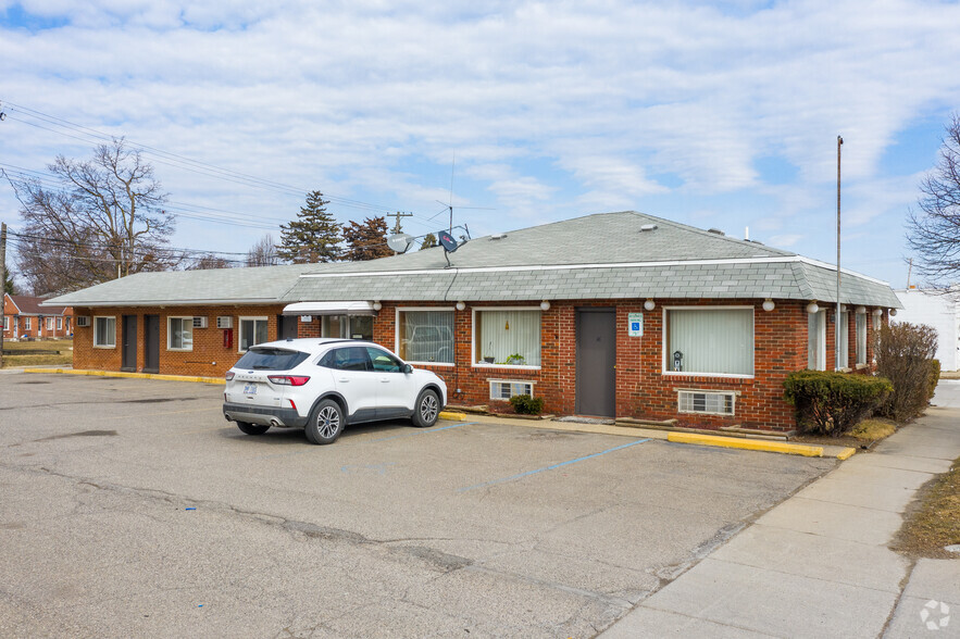 32102 Michigan Ave, Wayne, MI for sale - Primary Photo - Image 1 of 1