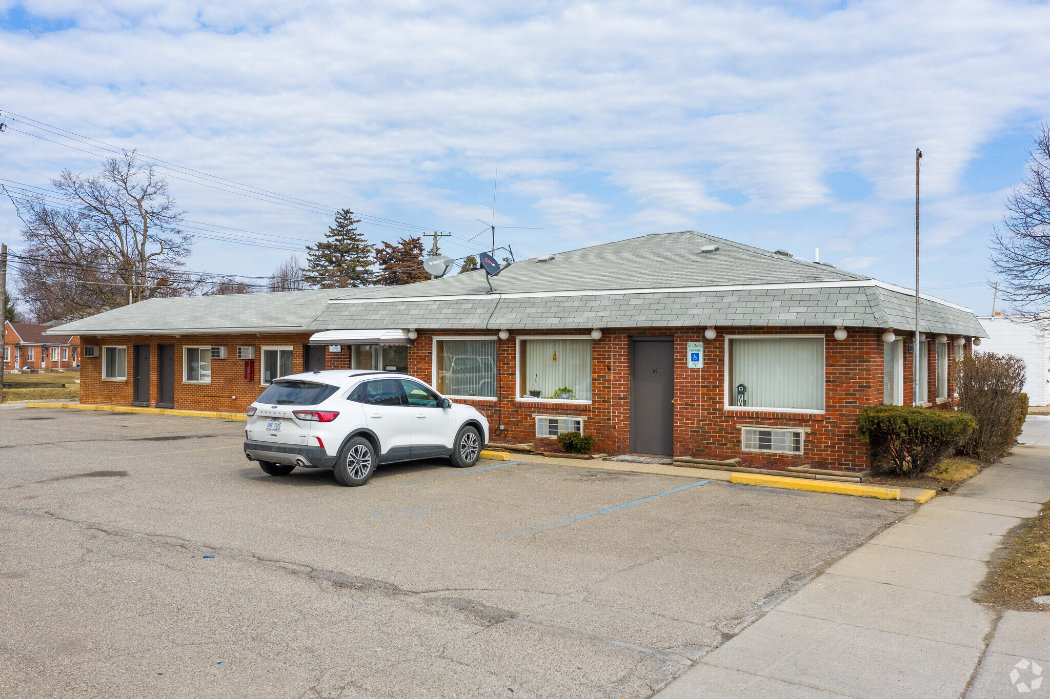 32102 Michigan Ave, Wayne, MI for sale Primary Photo- Image 1 of 1