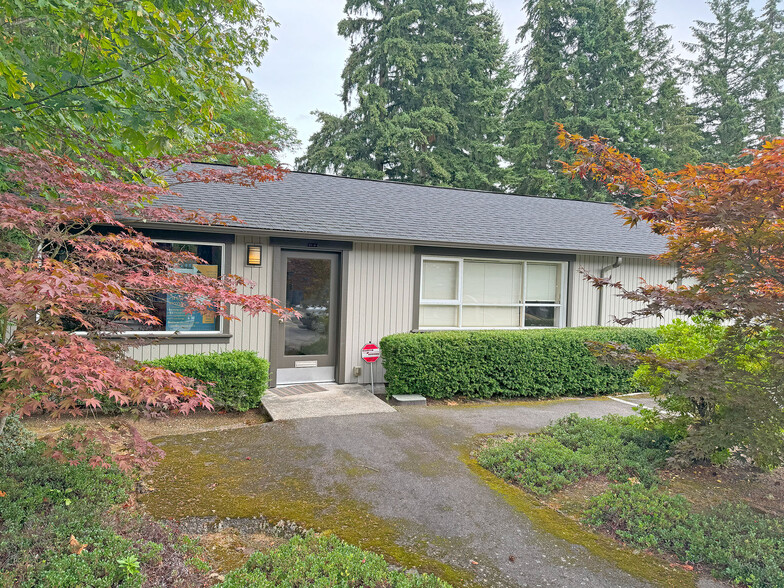 22905 56th Ave W, Mountlake Terrace, WA for lease - Building Photo - Image 1 of 4