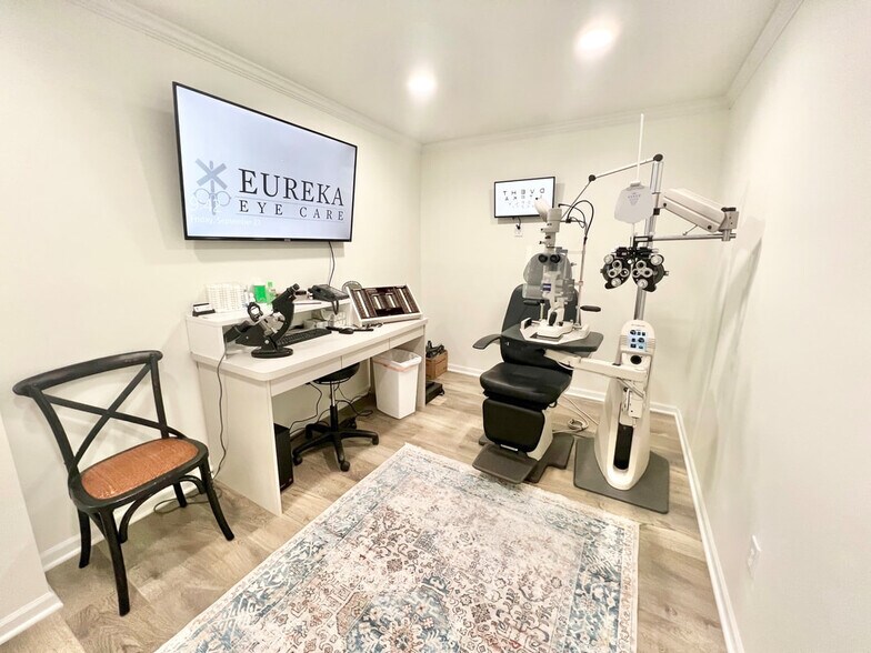 101 S Central Ave, Eureka, MO for sale - Interior Photo - Image 2 of 7