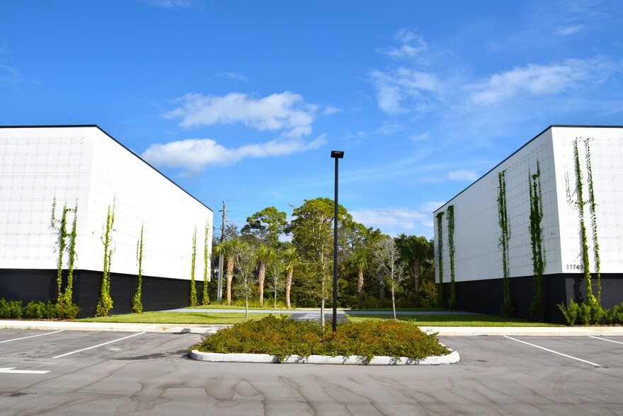 11720-11740 SE Shell Ave, Hobe Sound, FL for lease - Building Photo - Image 3 of 6