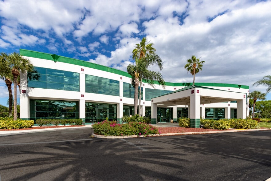 2721 Del Prado Blvd S, Cape Coral, FL for lease - Primary Photo - Image 1 of 13