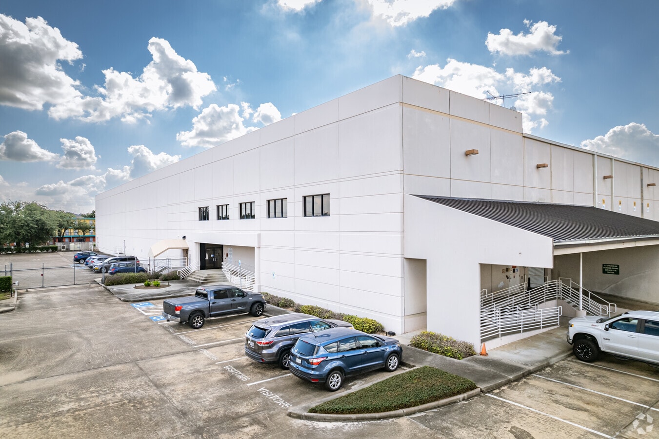 5630 Renwick Dr, Houston, TX 77081