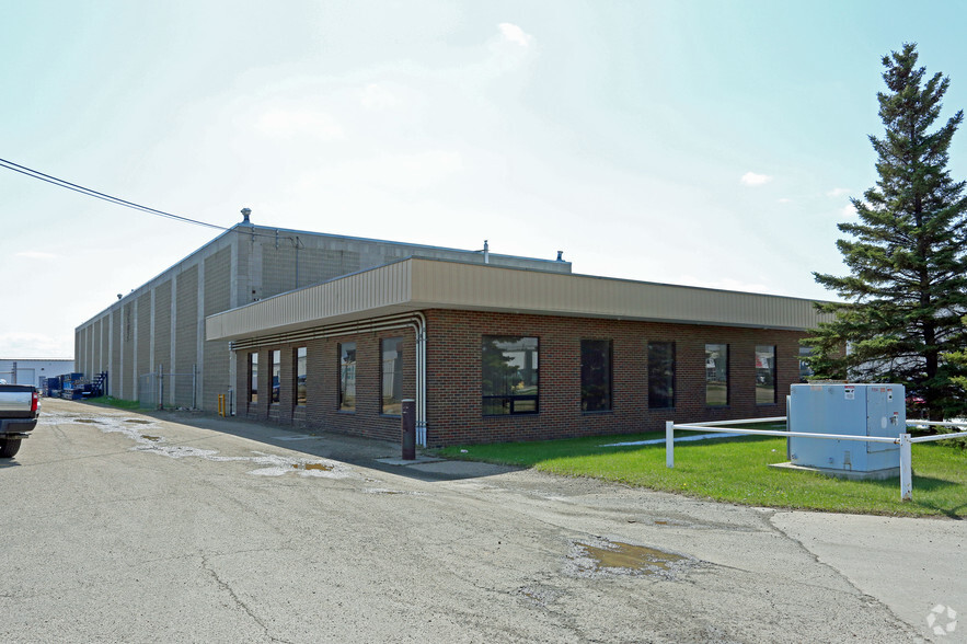 9759 51st Ave NW, Edmonton, AB for lease - Building Photo - Image 2 of 9