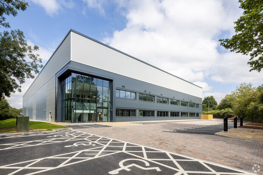 Ravensbank Dr, Redditch for lease - Building Photo - Image 1 of 26