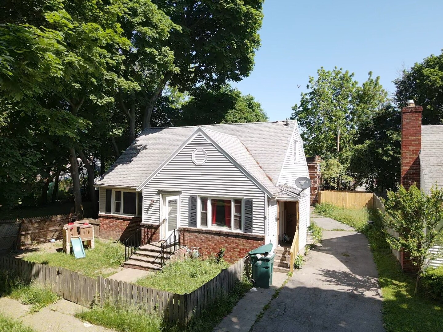 8 Welstead Pl, Rochester, NY for sale Primary Photo- Image 1 of 2