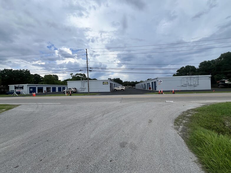 2297 Lake Ave SE, Largo, FL for lease - Building Photo - Image 2 of 13