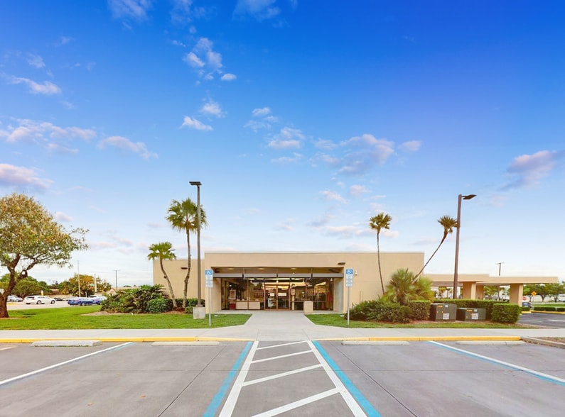 8681 Cypress Lake Dr, Fort Myers, FL for sale - Building Photo - Image 3 of 4