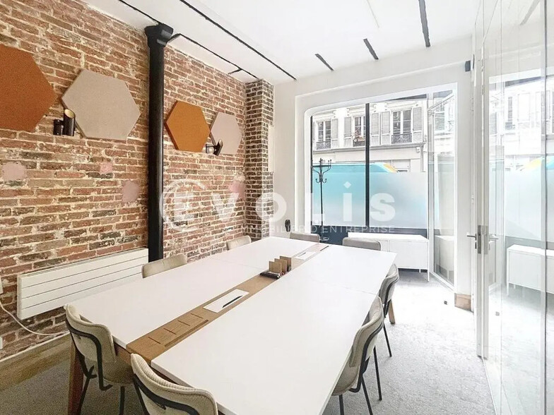 Office in Paris for lease - Interior Photo - Image 1 of 7