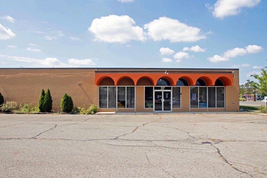 37 Robinwood Ave, Whitehall, OH 43213