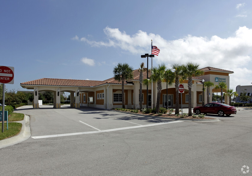 2250 Lake Andrew Dr, Melbourne, FL for lease - Building Photo - Image 2 of 14