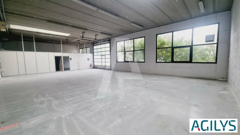 Flex in Villejust for lease Interior Photo- Image 1 of 7