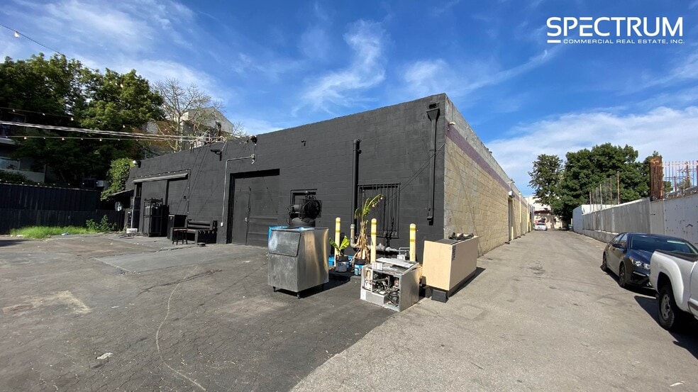 14532 Blythe St, Van Nuys, CA for lease - Building Photo - Image 3 of 11