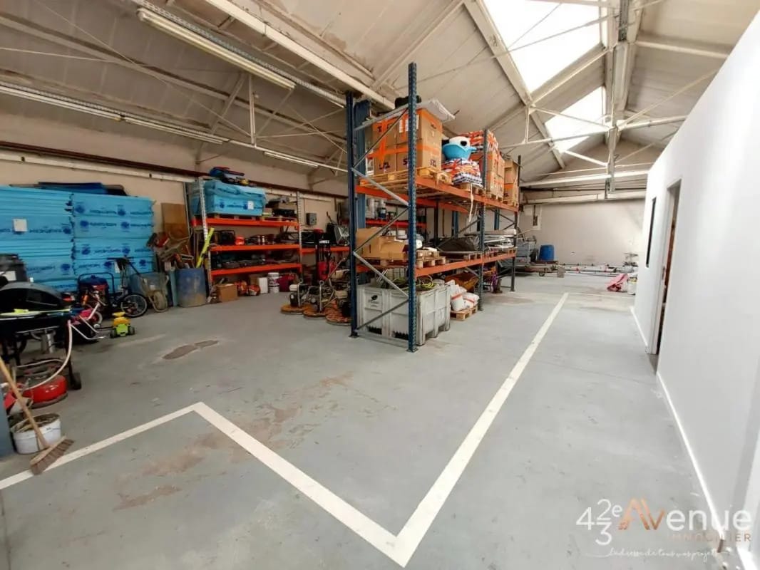 Industrial in Saint-Étienne for sale Interior Photo- Image 1 of 4