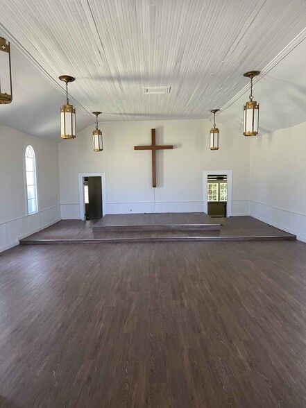 2436 Ebenezer Ln, Gardendale, AL for sale - Interior Photo - Image 2 of 6