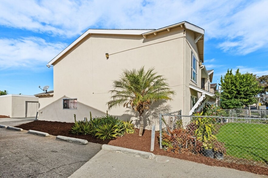 637 N Anna Dr, Anaheim, CA for sale - Building Photo - Image 2 of 13