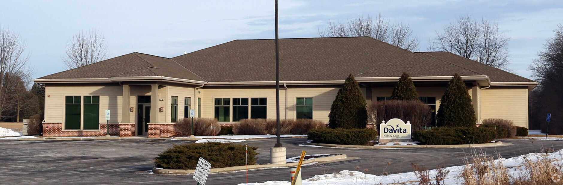 W175N11056 Stonewood Dr, Germantown, WI 53022