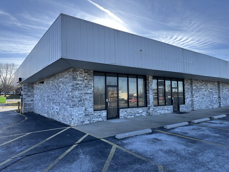 7130-7154 Missouri 14 Hwy, Sparta, MO for lease - Primary Photo - Image 1 of 3