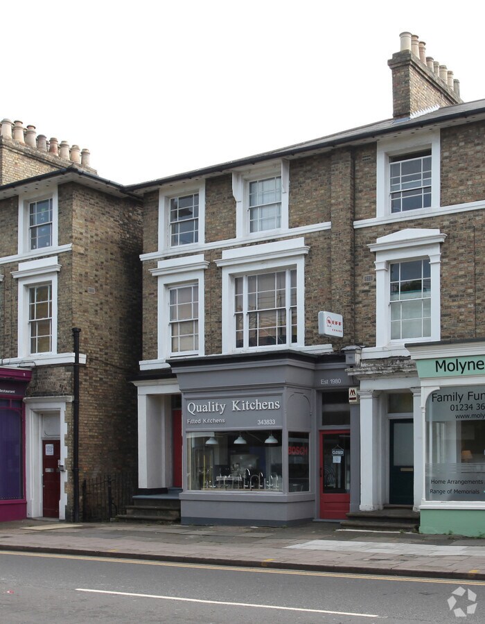 39 St Cuthberts St, Bedford, MK40 3JG