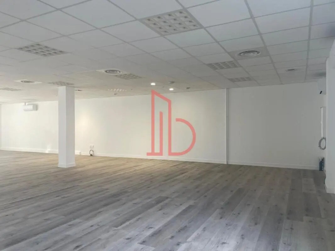 Office in Canéjan for lease Interior Photo- Image 1 of 9