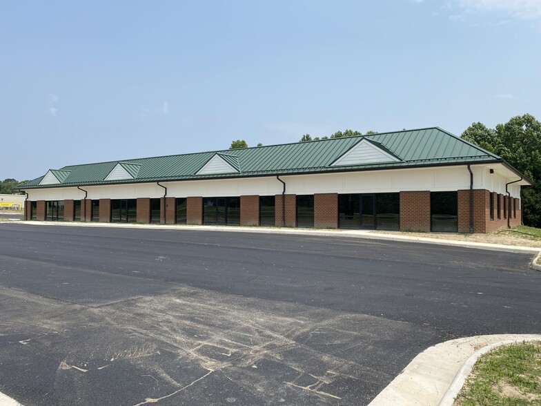 25210 Hofheimer Way, North Dinwiddie, VA for lease - Building Photo - Image 3 of 8