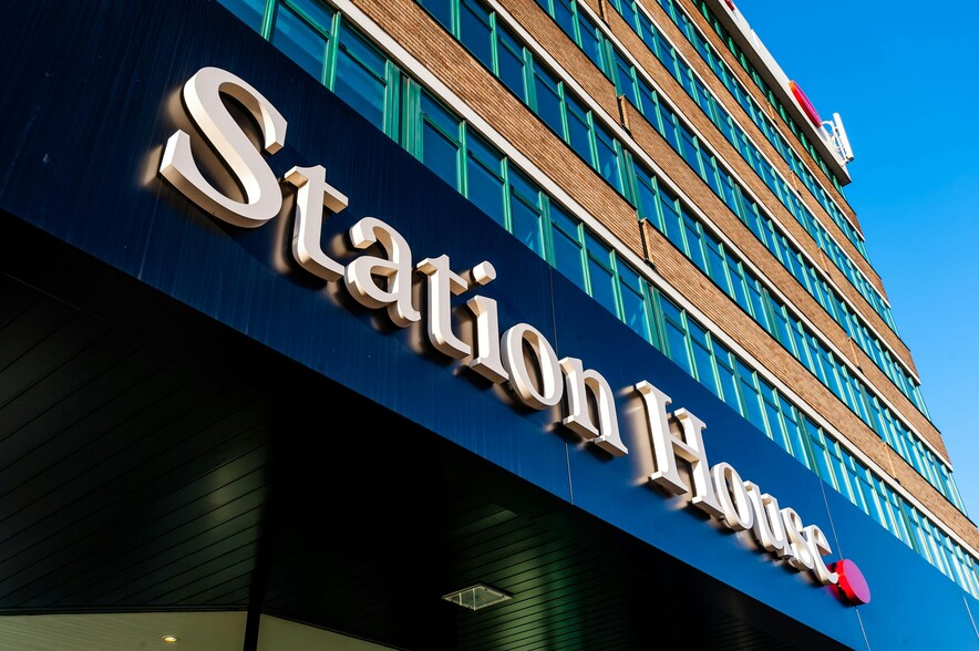 Stamford New Rd, Altrincham for lease - Building Photo - Image 1 of 12